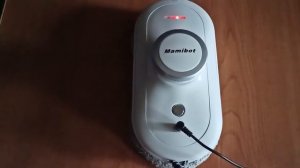 Приобрели робота- мойщика окон.Хороший помощник.Называется Mamibot.