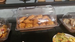 Arinara Beach Resort breakfast / desayuno Phuket