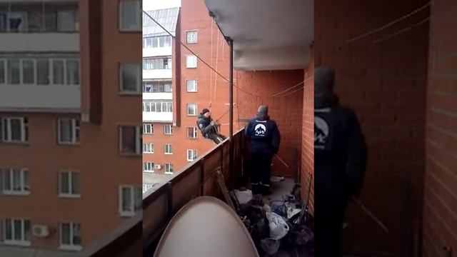 Усиление кирпичного фасада жилого дома стальными анкерами
