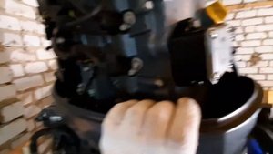 обзор ямаха F50, замена масла и первый пуск.