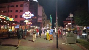 Солнечный Берег, Болгария - ночная прогулка по центральной улице к морю - 2021