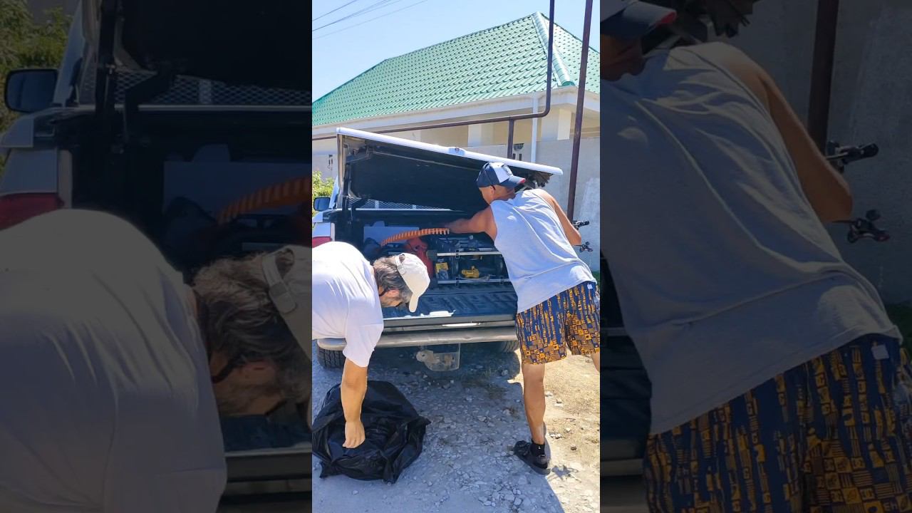 Пикап садовника. И так по нескольку раз в день #ландшафт #садовник #пикапы #форд #сад #инструмент