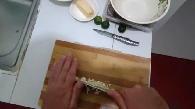 How to make savoury Caesar salad at home even if you don't have some essential ingredients смотреть онлайн