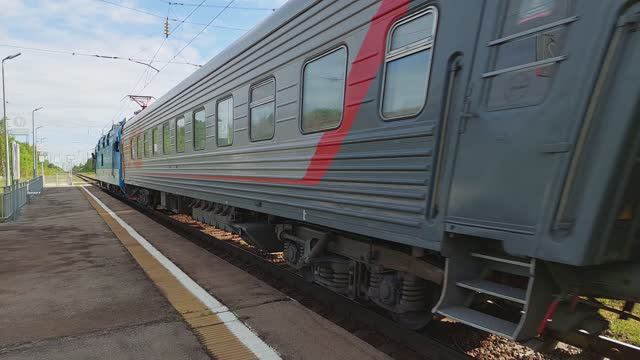 ЭП1М-557 проследует о.п. Голдино
