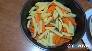 Картошка с морковью в духовке.