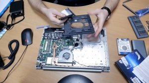 Lenovo ideapad 320 разбор и замена жёсткого диска  меняем HDD на SSD