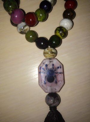 сборка четок ручной работы.