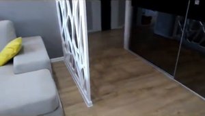 Разграничение гостиной и коридора - резная перегородка модерн