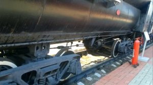 поезда .пассажирские вагоны ,электровозы .,ретро-автомобили в новосибирском музее поездов