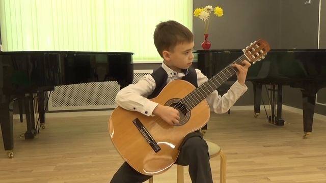 Л. Иванова "Меланхолический вальс" исполняет Згурский Кирилл смотреть онлайн