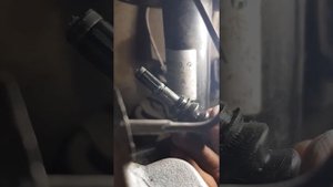 Нижний палец с резиновой втулкой тормозного суппорта системы Bosch