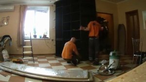 Монтаж распашного шкафа со встроенной гладильной доской. #Vosmebel