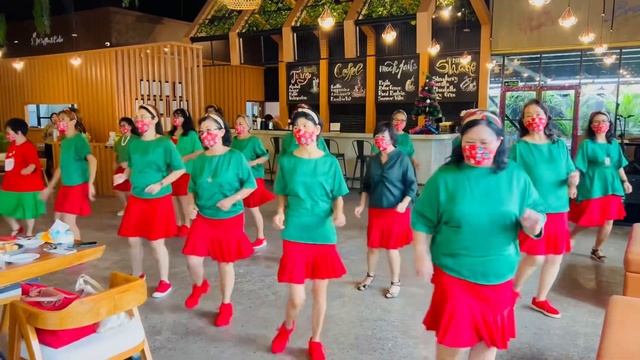 Feliz Navida Bachata || Hee Yon Kim (KOR) - December 2022 || Friends Forever Linedance Bali #bali смотреть онлайн