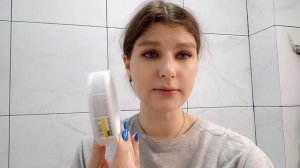 Делаю стык между ванной и плиткой ЧЕРНЫМ силиконовым герметиком