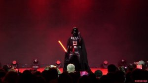 Зацени мой новый костюм I Дарт Вейдер на сцене