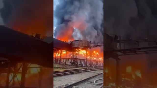 ВИДЕО С МЕСТА ПОЖАРА НА СКЛАДЕ В КАМЕНКЕ