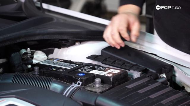 Audi A3 Battery Replacement DIY (2015-2020 MQB Audi 8V A3 & S3) смотреть онлайн