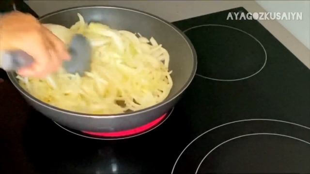 Курица в луковом соусе. Обед на скорую руку. Быстро, вкусно.