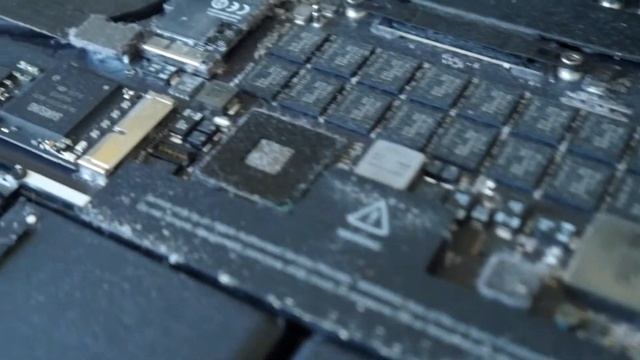 Disassemble Apple 15" Retina MacBook Pro: filthy dust crust inside! [GROSS] смотреть онлайн