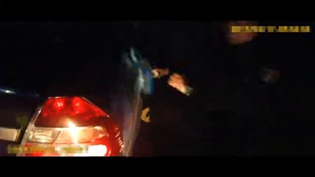 Копы догнали пьяного, который врезался в забор смотреть онлайн