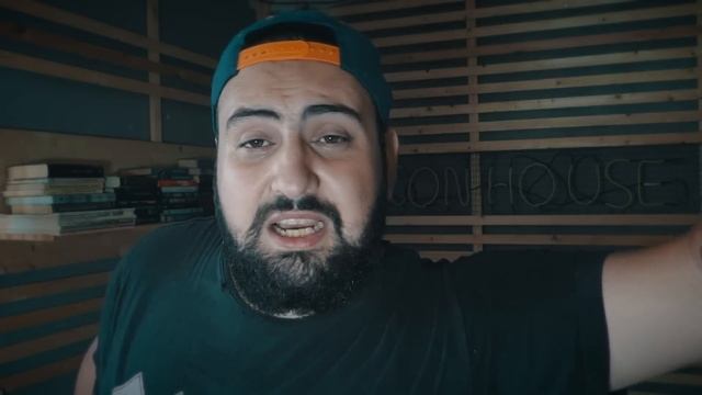 БЫДЛО КАЧАЕТ ПРАВА НА ДЕТСКОЙ ПЛОЩАДКЕ | Иди играть в своём дворе!