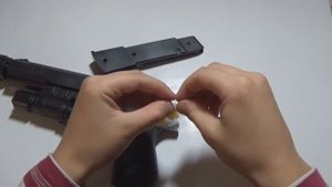 Обзор игрушек.Пистолет с глушителем и лазерным прицелом.