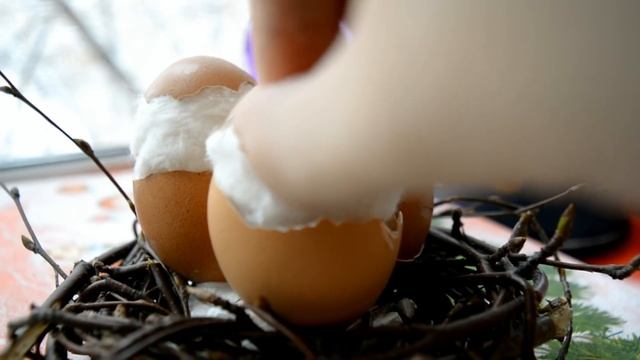 DIY. Пасхальный декор. Декупаж яиц, композиция - цыплята, пасхальный кролик смотреть онлайн