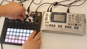 Melodic Techno Live Jam with Circuit Tracks and Yamaha QY100