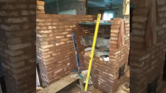Отопительно-варочная печь подовая, из старого кирпича под отделку. Печь сложенная в д. Григорово.