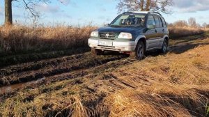Suzuki Grand Vitara 1 mud off road 2020 part 1