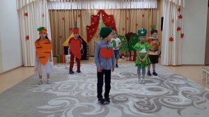 сценка "Как помидор  стал красным"