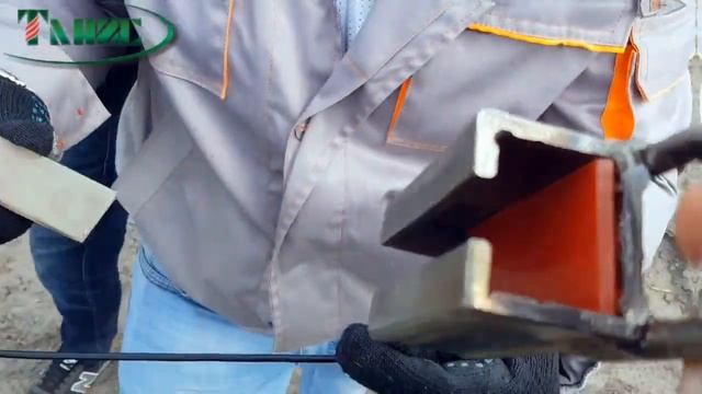 18. Как мы трос для шпалеры в яблоневом саду монтировали. Никаких коушей, зажимов, талрепов. смотреть онлайн