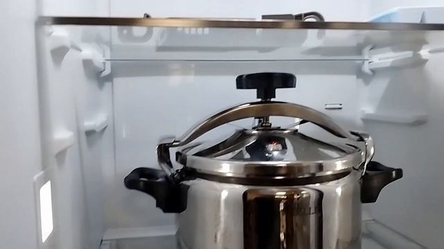 Умный холодильник Midea
