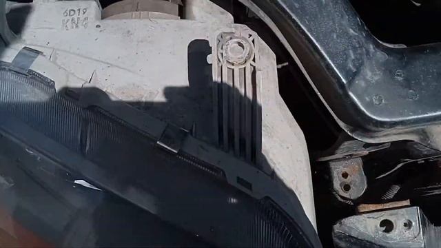 Меняем лампочки габаритов передних фар Авео Т 200 смотреть онлайн