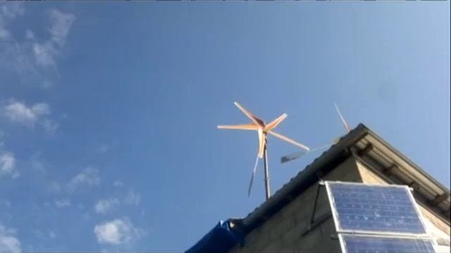 Ветрогенератор из автогенератора и лопасти из рыжей трубы / The Windmill Of The Oscillator