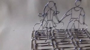 Поделка из канцелярских скрепок