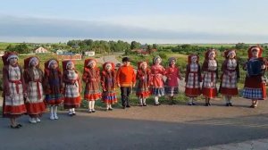 Детский кряшенский фольклорный ансамбль "Айбагыр".Кряшенская народная песня "Урамнардан кемнэр килэ