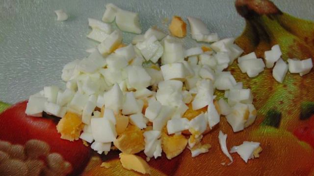 Салат из красной редьки со свежим огурцом