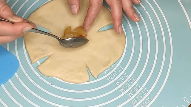 Мягенькие, ароматные и самые ВКУСНЫЕ БУЛОЧКИ С ЯБЛОКАМИ – Рецепт булочек в духовке пошагово
