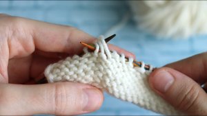 УБАВКИ на спицах, которые часто используются в узорах. 2 петли вместе изнаночной