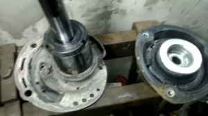 Замена передних амортизаторов Audi A3 turbo 2.0 L полный привод 2015г