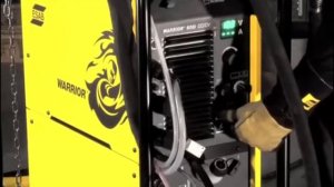 Máquina de Solda Inversora Multiprocesso ESAB MIG MAG TIG Warrior 500I   380 410V ANT Ferramentas