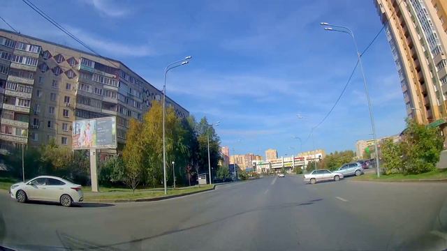 Движение на автомобиле по Тюмени до музыкальной школы и обратно смотреть онлайн