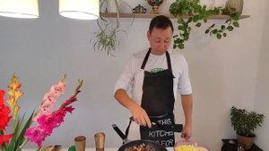 Жареные лесные грибы с картошкой. Жареная картошка с грибами. Вкуснейший обед просто и дешево.