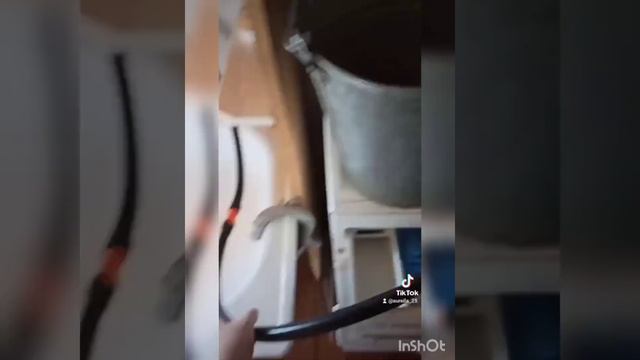 Стираем от солнечных панелей #альтернативнаяэнергетика Это видео в ТikTok набрало 5🍋 просмотра.