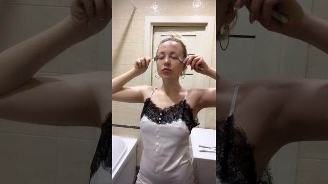 Массаж лица с ложками