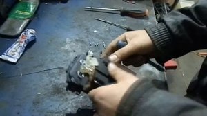 VW Passat B5/В5, Пасат б5 самопроизвольное опускание стекол, и разбор замка двери!