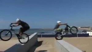 STREET moto trial vs bike