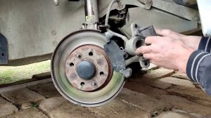 Как заменить тормозные колодки ВАЗ-2109 2110 2110 2114  lada kalina приора