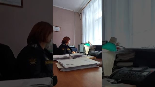 беспредел судебных приставов. начало. испугалась камеры.